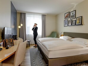Premium bedding, desk, laptop workspace, blackout curtains - Mercure Hotel Bochum City (Bochum)