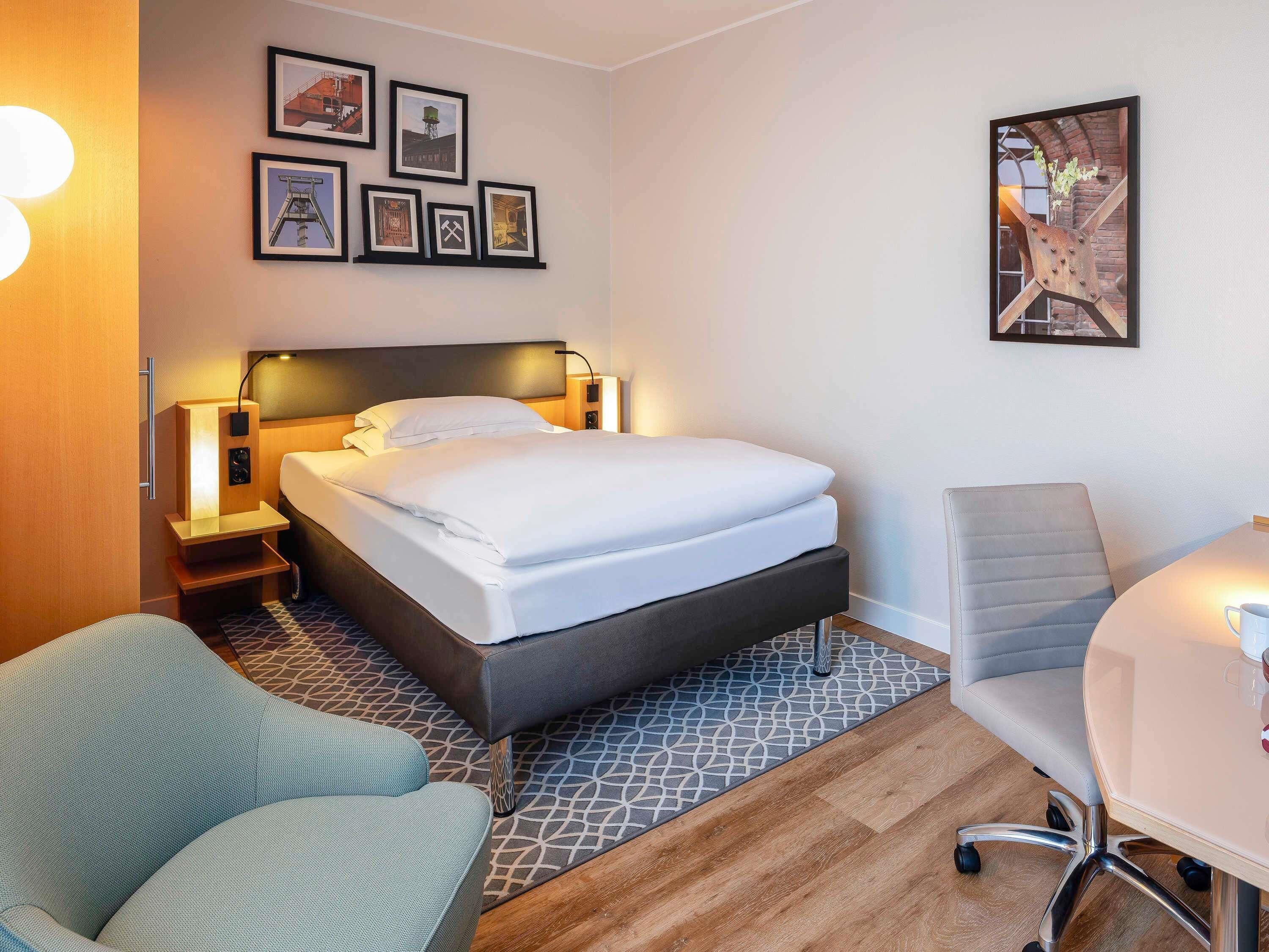 Ropa de cama de alta calidad y escritorio