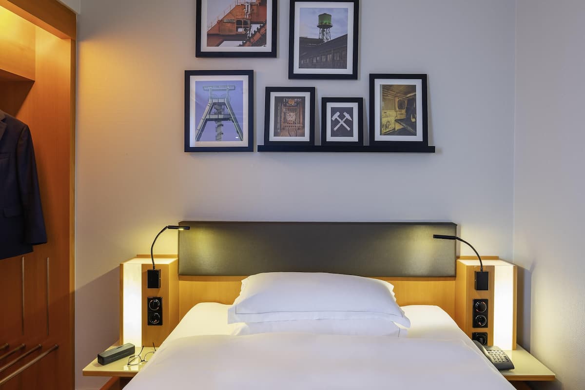 Standaard eenpersoonskamer, 1 eenpersoonsbed | Luxe beddengoed, een bureau, een laptopwerkplek