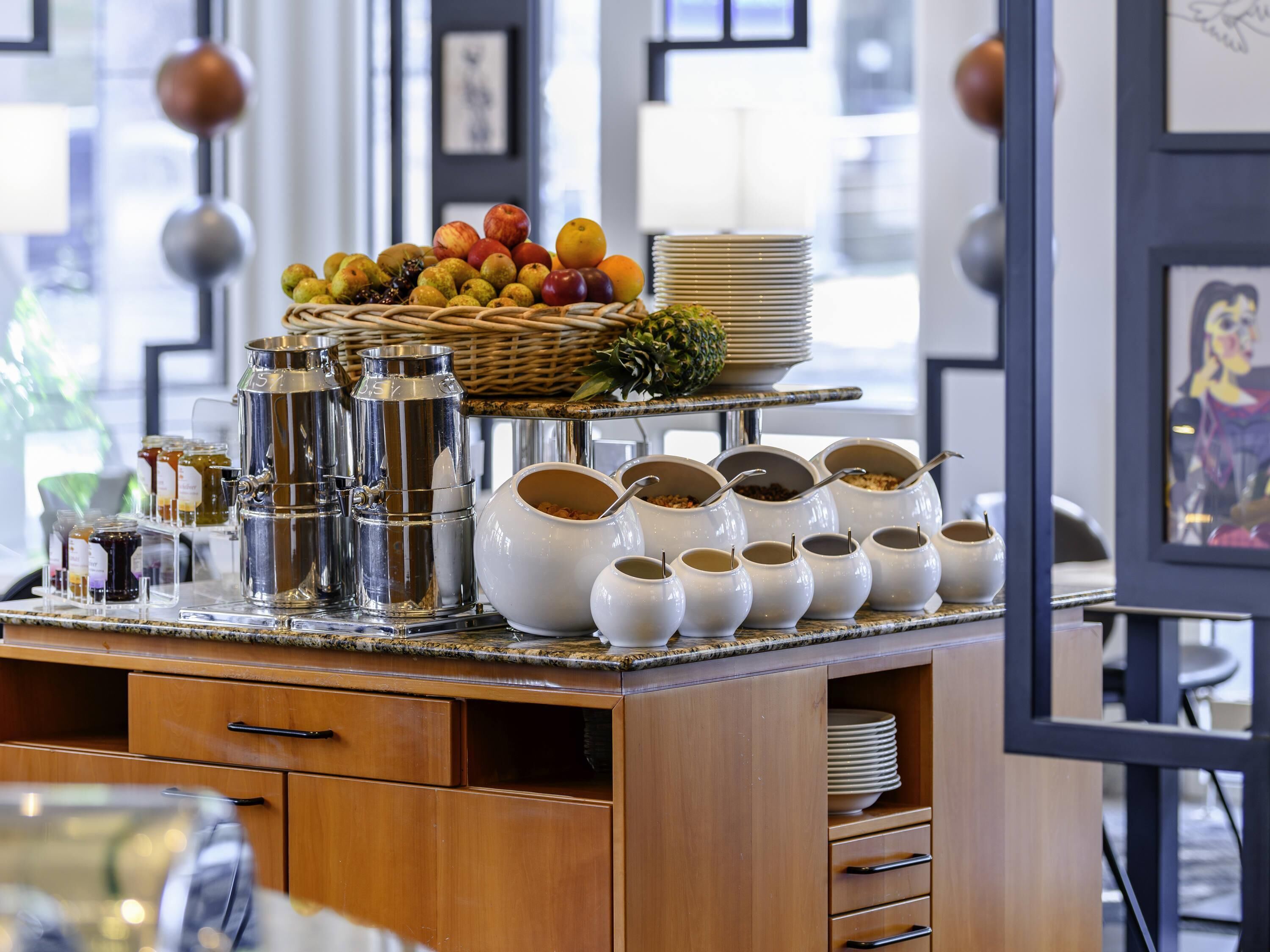 Daily buffet breakfast (EUR 25 per person)