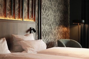 Hypo-allergenic bedding, in-room safe, individually furnished, desk - Hotel Haverkamp (Bremerhaven)