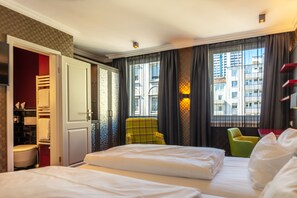 Standard Double Room | Hypo-allergenic bedding, minibar, in-room safe, individually furnished