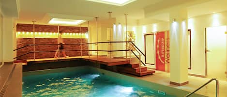 Piscine pour longueurs et exercice