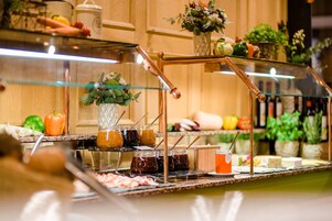 Desayuno buffet incluido todos los días 