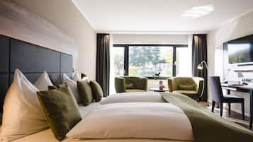 Hypo-allergenic bedding, in-room safe, desk, cribs/infant beds