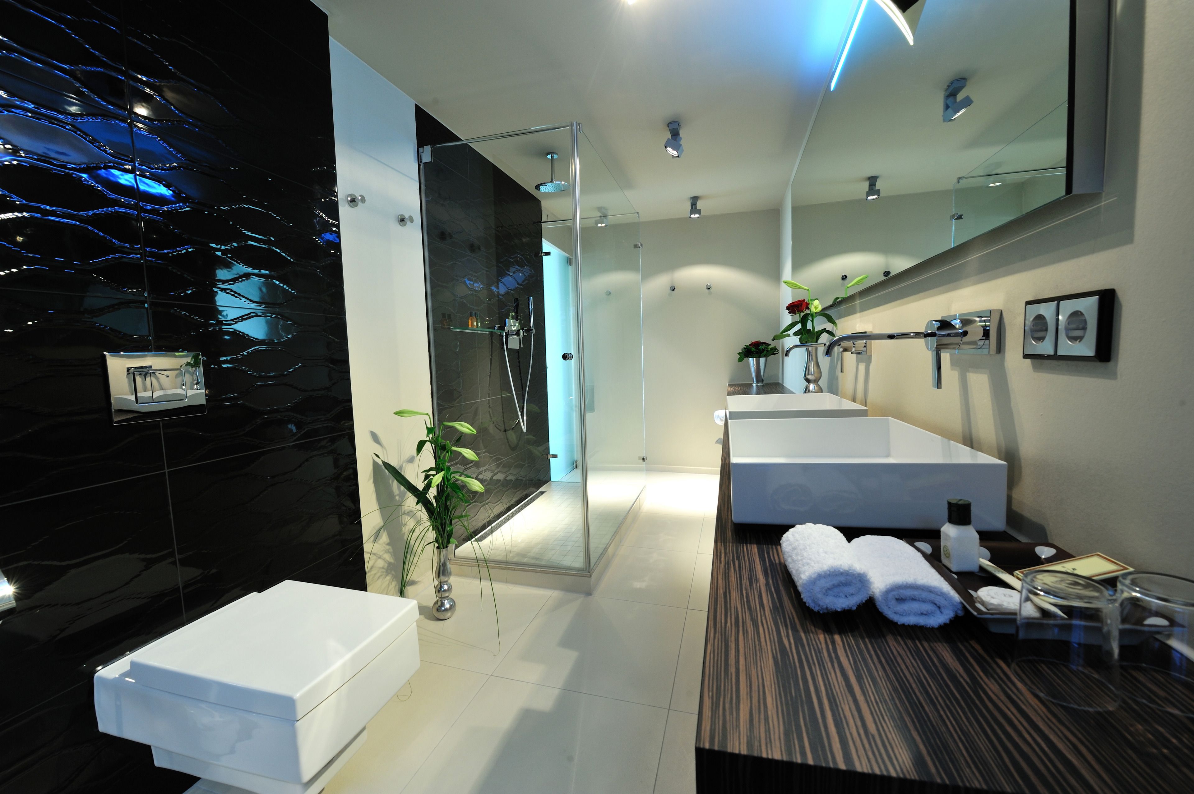 Suite 47 | Badezimmer | Dusche, kostenlose Toilettenartikel, Haartrockner, Handtücher
