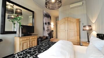 Superior Double Room | Hypo-allergenic bedding, minibar, in-room safe, soundproofing