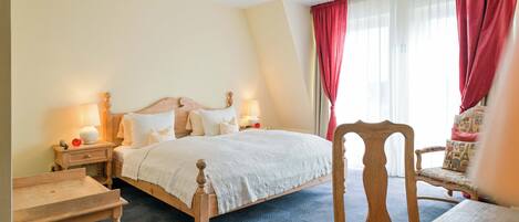 Hypo-allergenic bedding, minibar, in-room safe, individually decorated