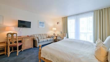 Habitación doble | Ropa de cama hipoalergénica, minibar, caja fuerte