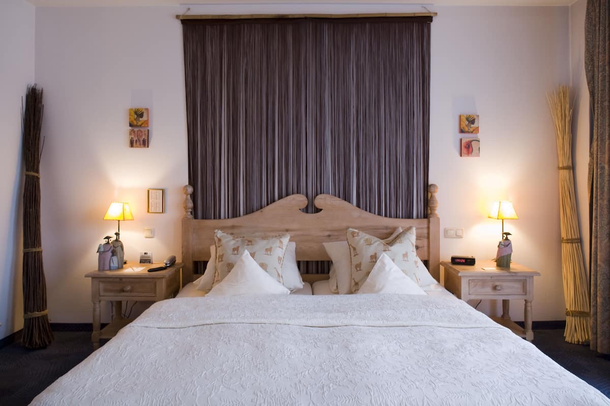 Ropa de cama hipoalergénica y minibar
