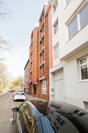 Front of property - Hotel Lessing (Düsseldorf)