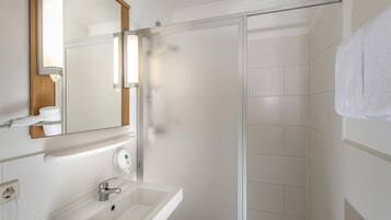 Standard Room, 2 Twin Beds | In-room safe, desk, iron/ironing board, free WiFi