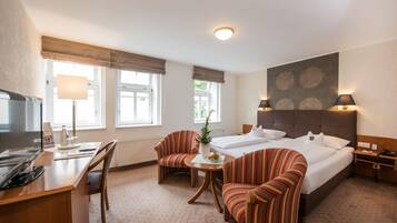 Allergikerbettwaren, Zimmersafe, Schreibtisch, schallisolierte Zimmer