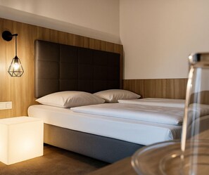 Chambre Double Deluxe | Literie hypoallergénique, bureau