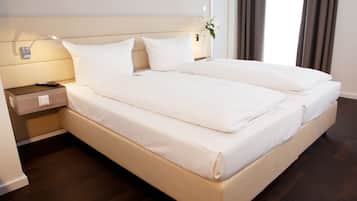 Classic Double Room | Minibar, in-room safe, desk, soundproofing
