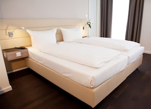 Classic Double Room | Minibar, in-room safe, desk, soundproofing