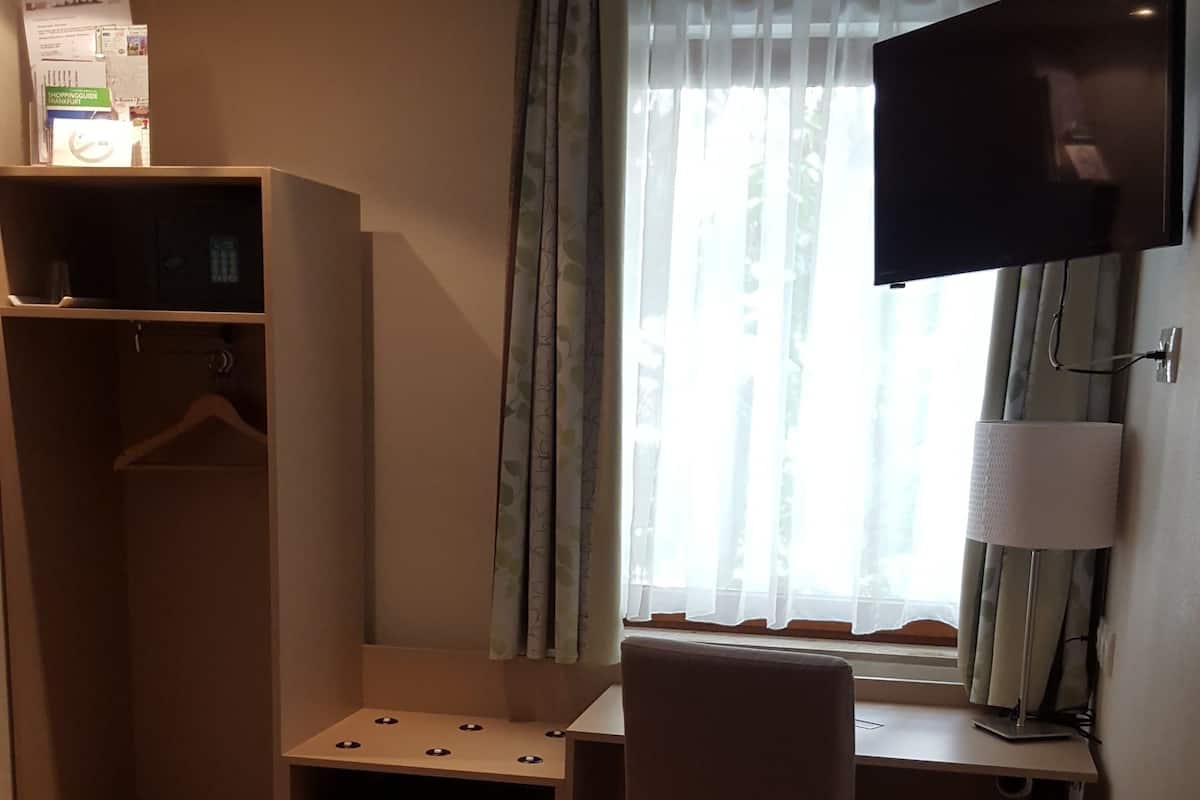 Enkeltrom | Oppholdsområde | TV