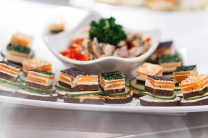 Café da manhã com buffet todos os dias mediante uma taxa
