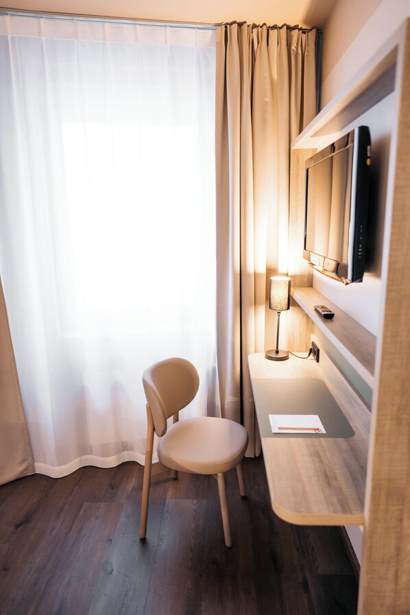 Chambre Simple | Coffres-forts dans les chambres, bureau, lits bébé (gratuits)