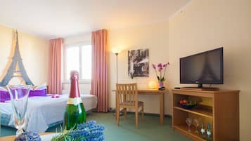 Minibar, in-room safe, cribs/infant beds, rollaway beds