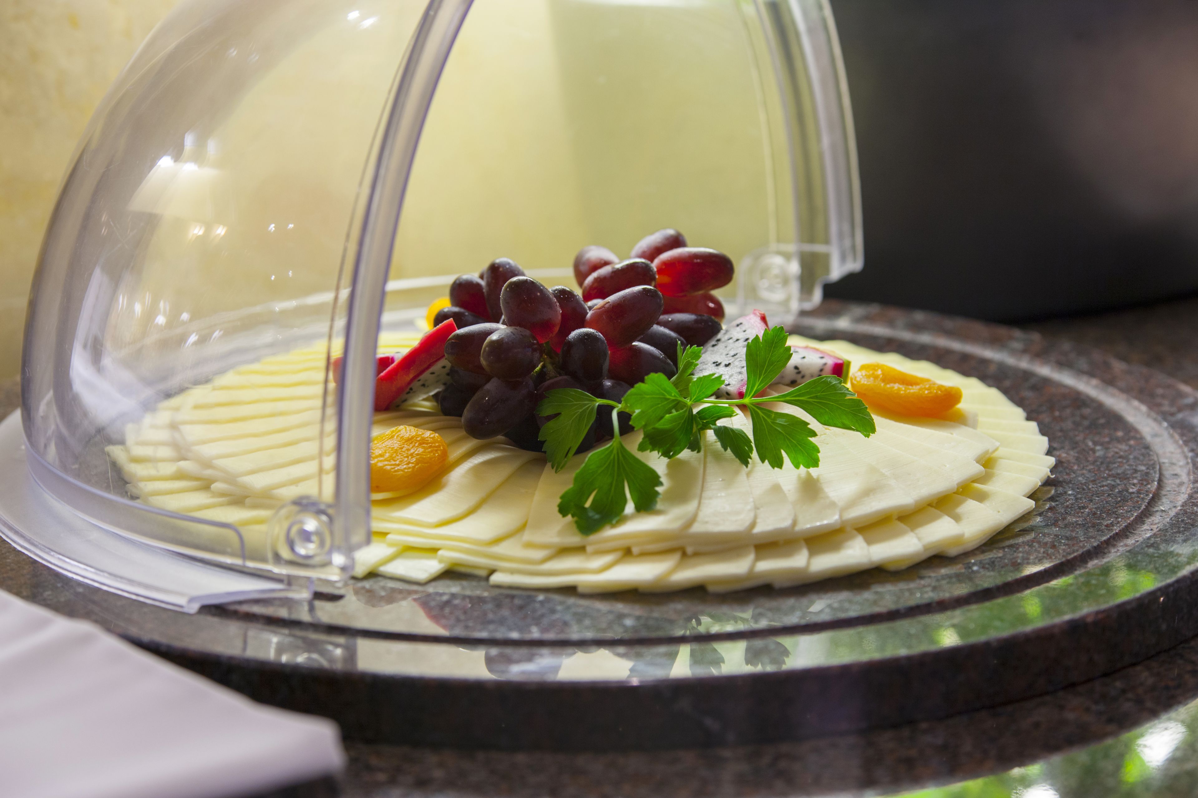 Café da manhã com buffet grátis durante a semana