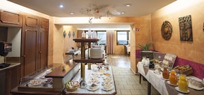 Free daily buffet breakfast