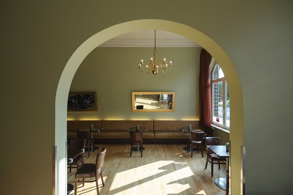 Sudah termasuk sarapan prasmanan setiap hari