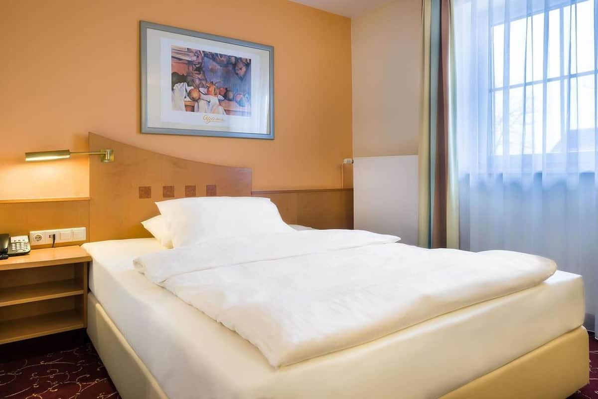 Standardzimmer, 1 Einzelbett | Allergikerbettwaren, Minibar, Zimmersafe, Schreibtisch