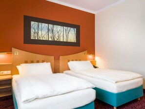 Standard Room, 2 Twin Beds | 1 bedroom, hypo-allergenic bedding, minibar, in-room safe
