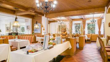 Daily buffet breakfast (EUR 14 per person)