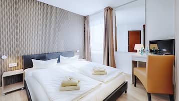 Hypo-allergenic bedding, desk, soundproofing, free WiFi