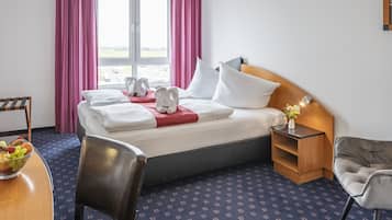 Superior Double Room | 1 bedroom, desk, blackout drapes, soundproofing