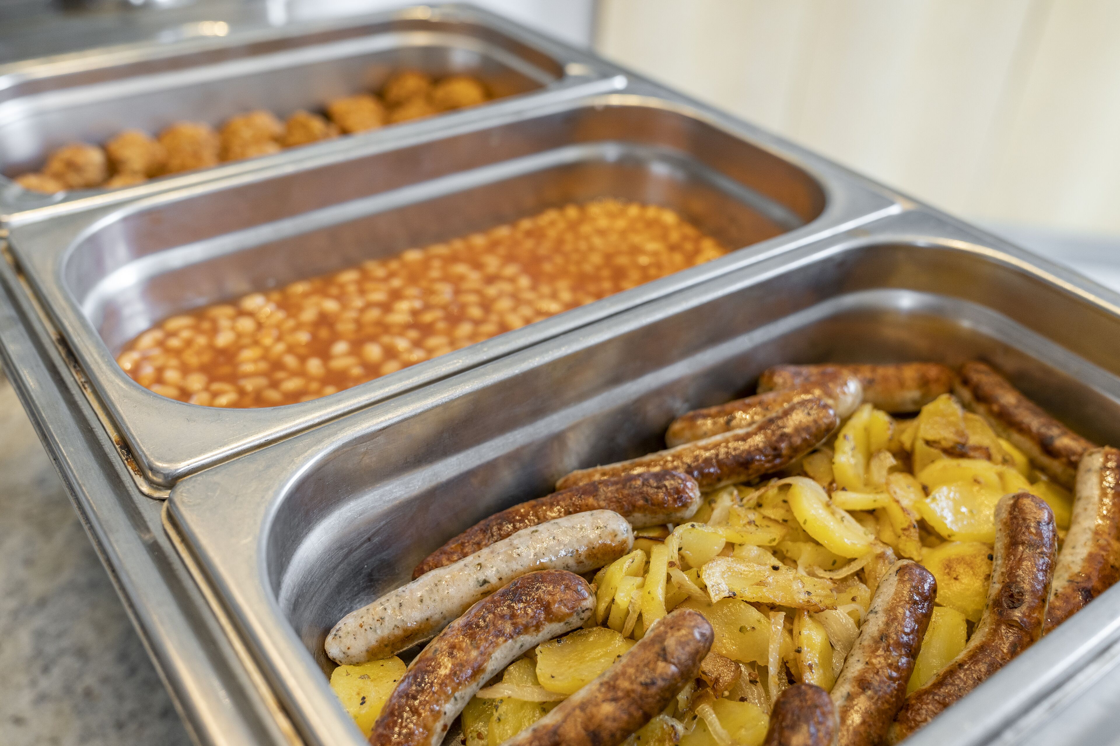 daily buffet breakfast (eur 9.50 per person)