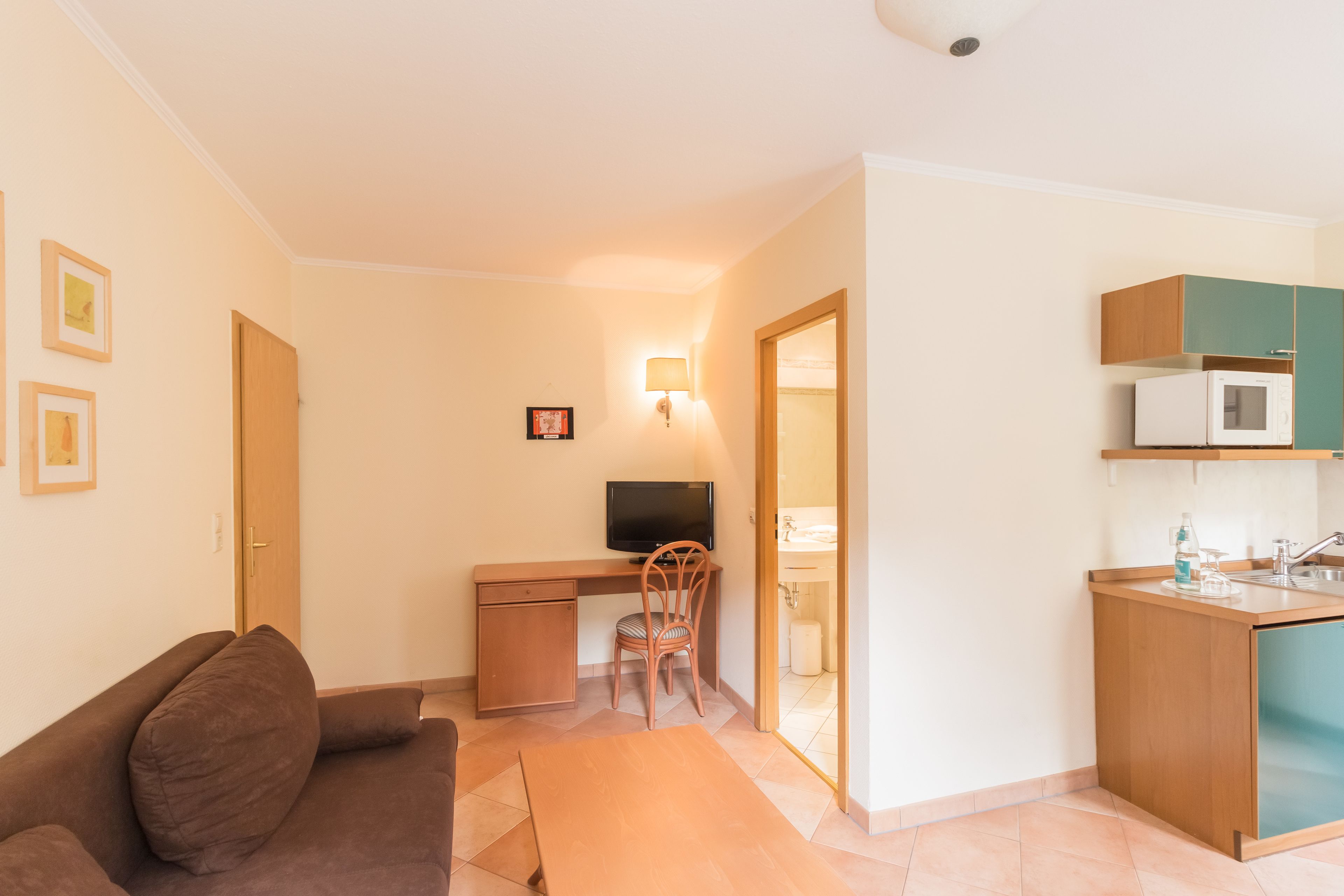 family room | premium bedding, soundproofing, free wifi