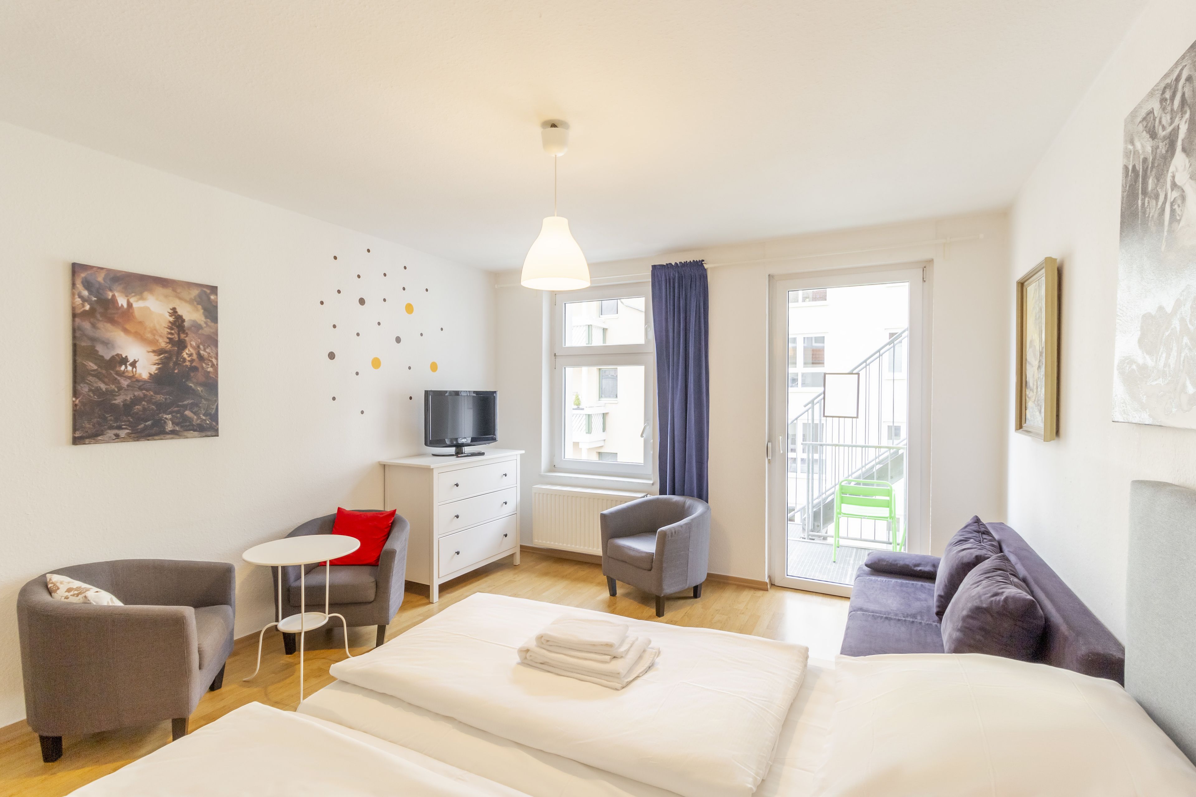 apartment | premium bedding, soundproofing, free wifi