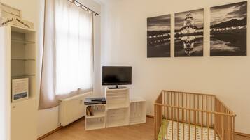Design-Apartment, 3 Schlafzimmer, Nichtraucher, Blick auf den Innenhof | Hochwertige Bettwaren, schallisolierte Zimmer, kostenloses WLAN