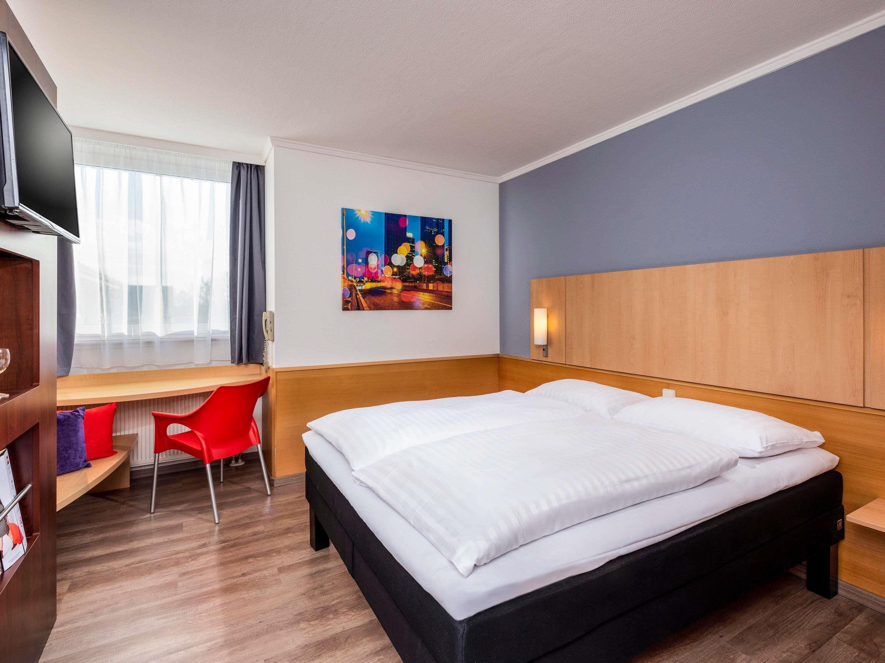 Habitación estándar, 1 cama doble | Caja fuerte, escritorio, sistema de insonorización
