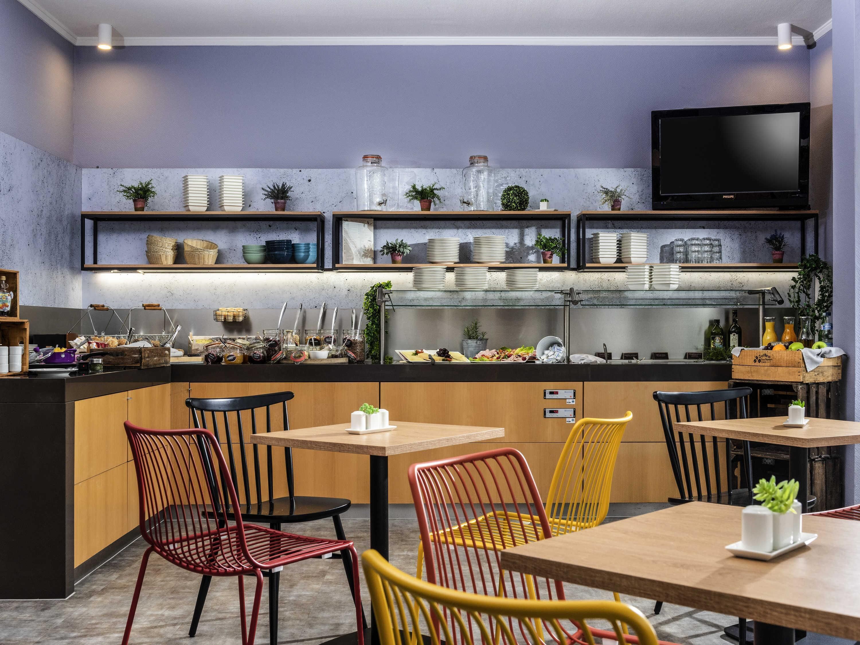Colazione a buffet a pagamento, servita tutte le mattine 