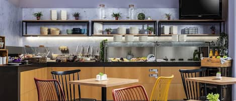 Desayuno buffet todos los días (con cargo)