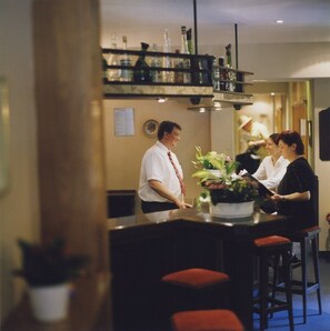 Bar (on property) - Hotel Jedermann (Munich)