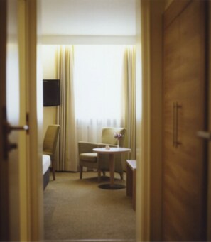Desk, bed sheets