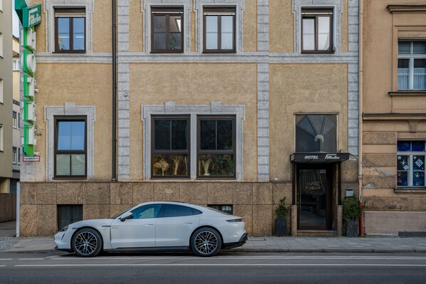 Front of property - Hotel Fidelio (Munich)