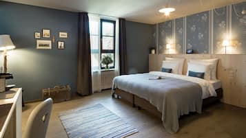 Allergikerbettwaren, Verdunkelungsvorhänge, Bügeleisen/Bügelbrett