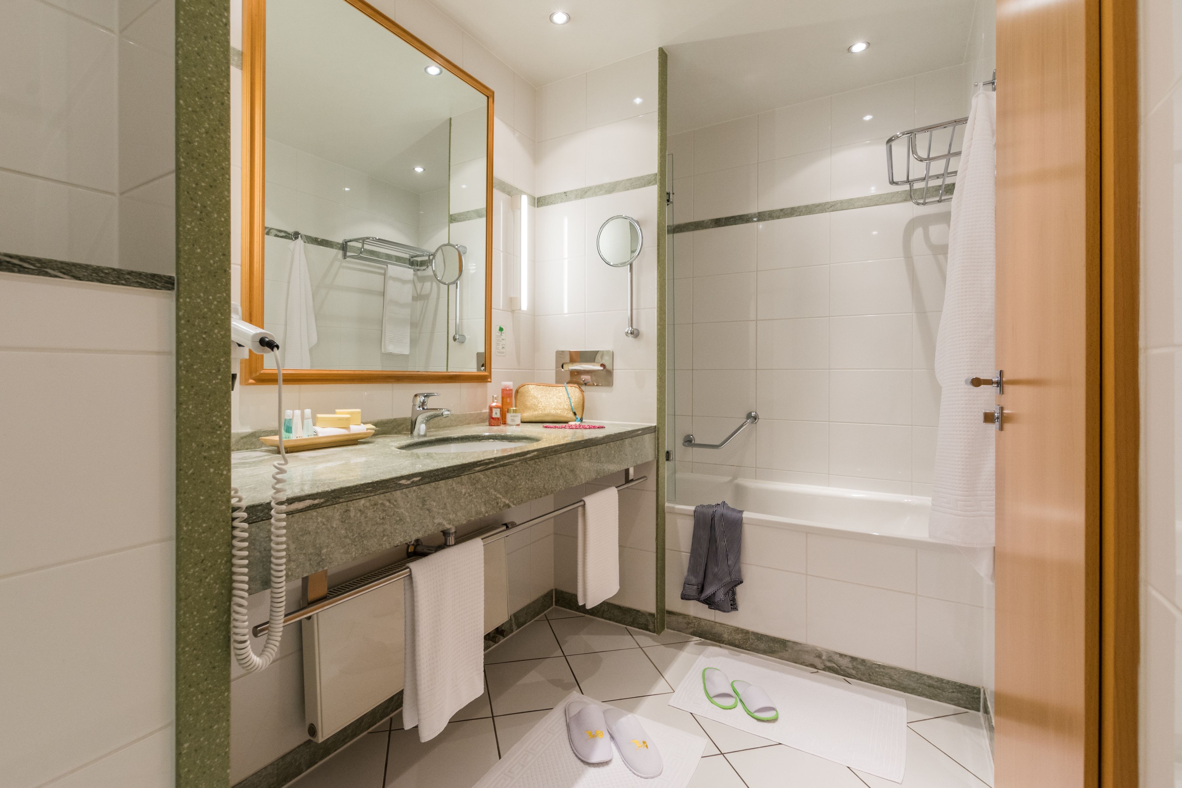 standard double room | bathroom | hair dryer, bathrobes, slippers, towels