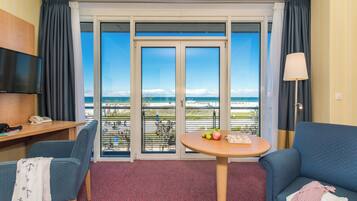 Comfort tweepersoonskamer | Hypoallergeen beddengoed, een minibar, een kluis op de kamer, een bureau