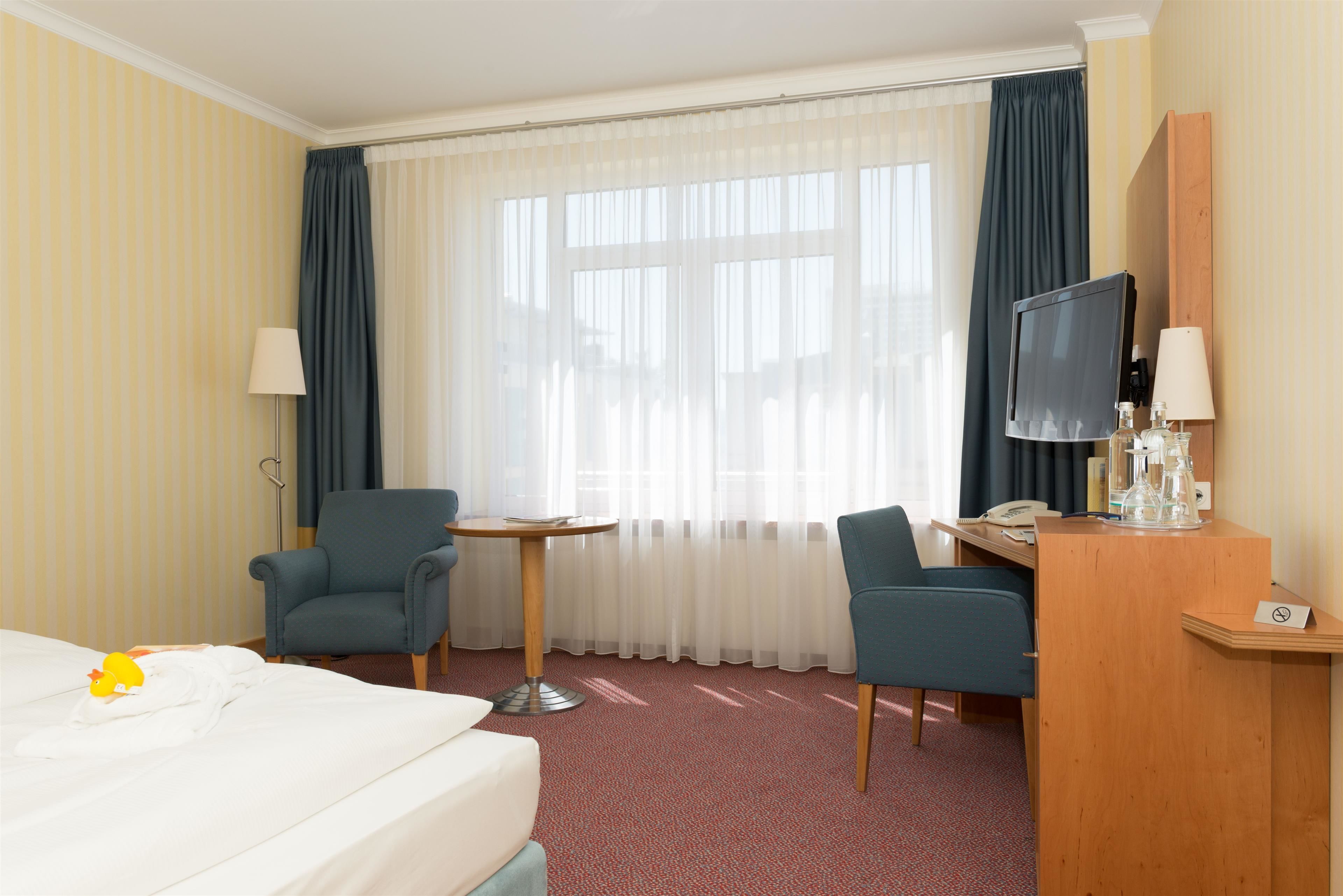 hypo-allergenic bedding, minibar, in-room safe, desk