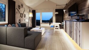 Leilighet – comfort | Minibar, safe på rommet, blendingsgardiner og lydisolert