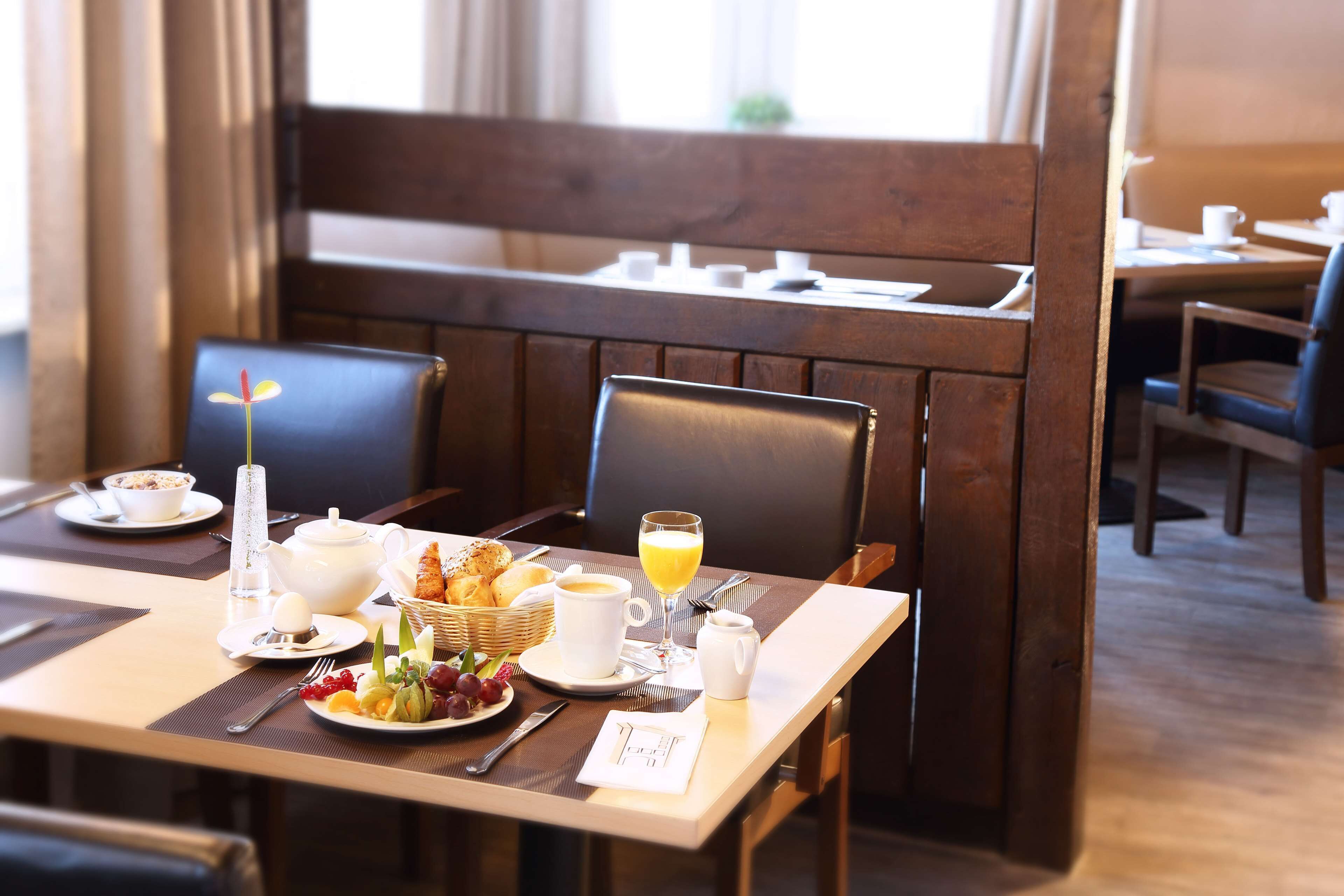 Daily buffet breakfast for a fee