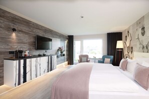 Minibar, in-room safe, blackout drapes, soundproofing - Dorint Resort Winterberg Sauerland (Winterberg)