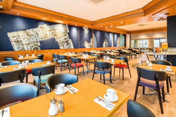 Daily buffet breakfast (EUR 14.90 per person)